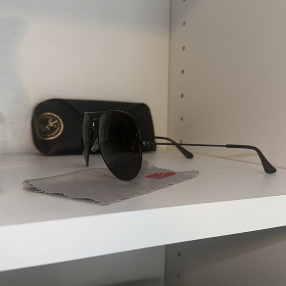 Ray-Ban Black on Black Polarized Aviators - Picture 2 of 3